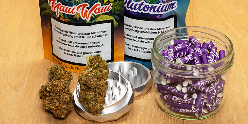 CBD-Blüten von Urban Pharm: Blüten, die von einem Skate Board fliegen